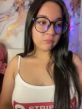 Snapshot of sara_roy04_ chatting on September 30, 3:45 am sara roy04  online show from September 30, 3:45 am