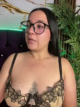 Snapshot of sara_roy04_ chatting on October 7, 3:40 am sara roy04  online show from October 7, 3:40 am