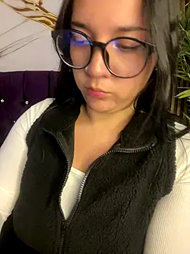 Snapshot of sara_roy04_ chatting on October 4, 1:07 am sara roy04  online show from October 4, 1:07 am