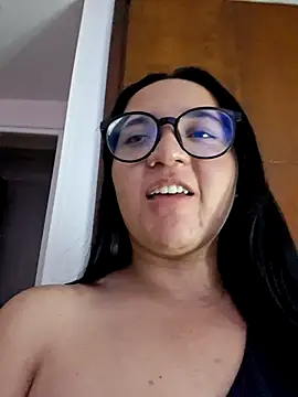 Snapshot of sara_roy04_ chatting on October 8, 3:52 am sara roy04  online show from October 8, 3:52 am