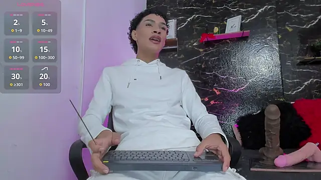 lyan hots online show from November 12, 11:14 am