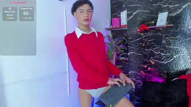 lyan hots online show from December 3, 12:04 pm