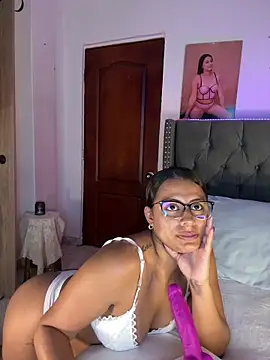 ema zoe online show from May 28, 1:02 am