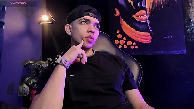 Eryonbradley online show from November 6, 11:25 am