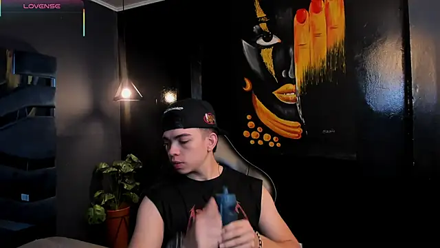 Eryonbradley online show from December 5, 11:20 am