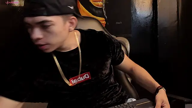 Eryonbradley online show from November 20, 11:22 am