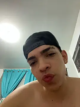 Eryonbradley online show from October 27, 11:49 pm