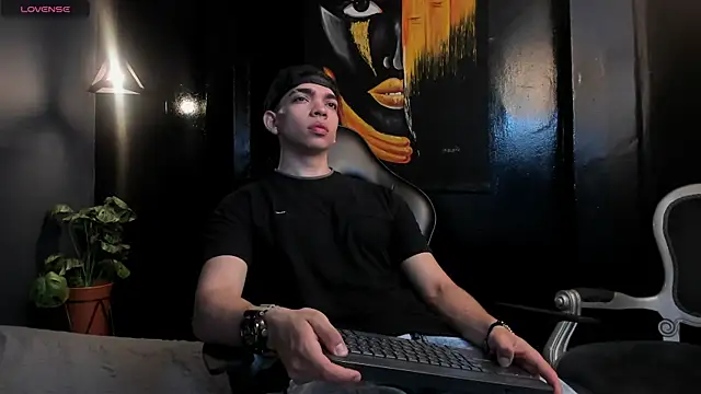 Eryonbradley online show from November 27, 11:32 am