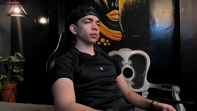 Eryonbradley online show from December 2, 11:23 am