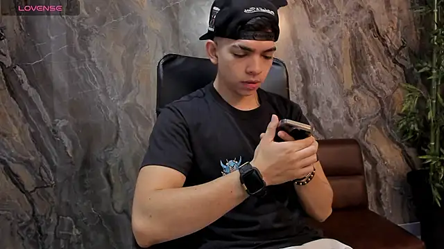 Eryonbradley online show from February 10, 11:20 am