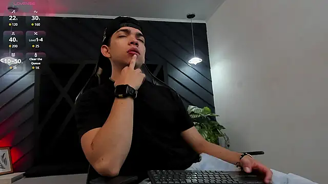 Eryonbradley online show from January 15, 11:24 am