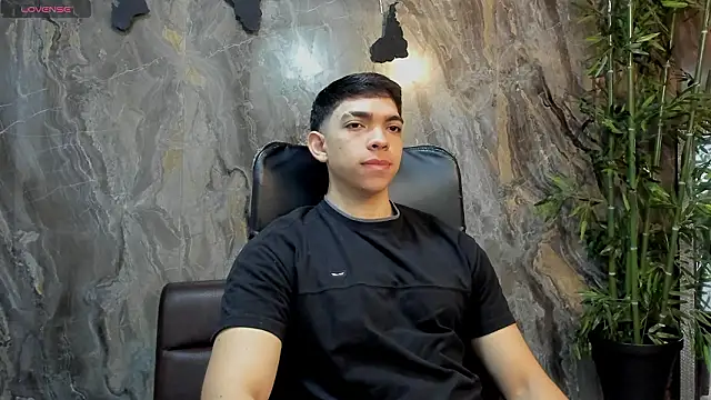 Eryonbradley online show from February 11, 11:21 am