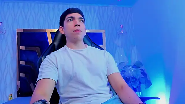 Eryonbradley online show from March 24, 11:16 pm