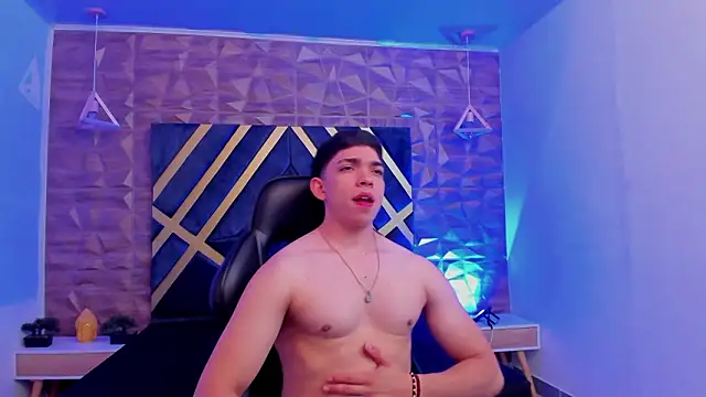 Eryonbradley online show from March 12, 12:16 am