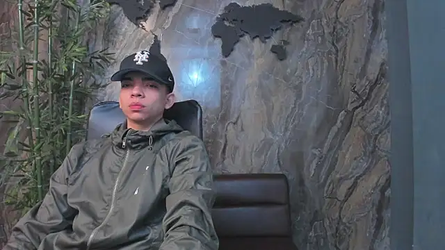 Eryonbradley online show from February 14, 11:21 am