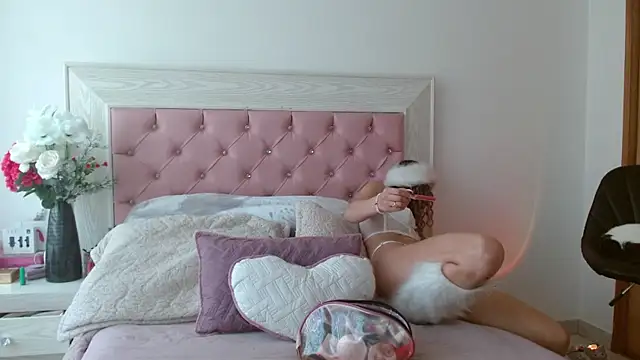 Snapshot of Ayleen_m chatting on December 18, 4:33 pm Ayleen m online show from December 18, 4:33 pm