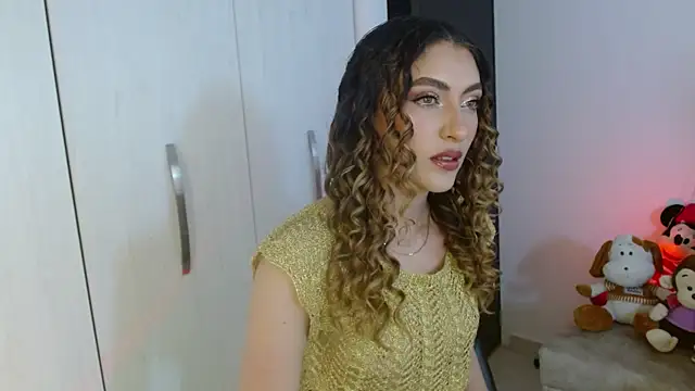 Snapshot of Ayleen_m chatting on June 4, 9:41 pm Ayleen m online show from June 4, 9:41 pm