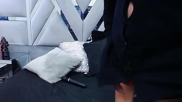 MonzerratBoyer online show from November 30, 9:10 am