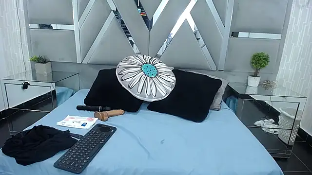 MonzerratBoyer online show from January 11, 7:21 pm