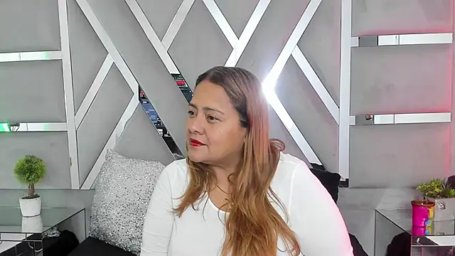 MonzerratBoyer online show from March 12, 7:07 pm