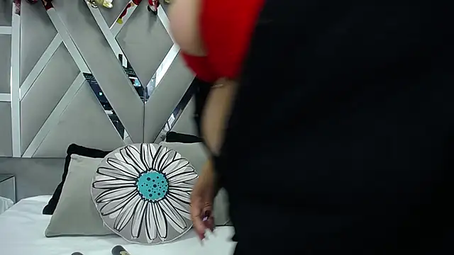 MonzerratBoyer online show from January 15, 7:06 pm