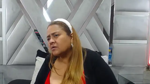 MonzerratBoyer online show from November 29, 7:58 pm