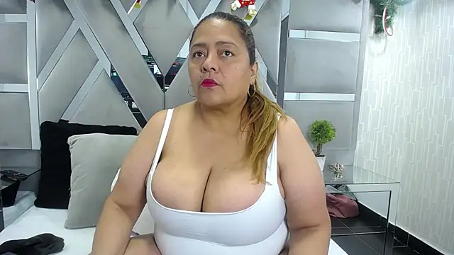 MonzerratBoyer online show from January 14, 6:55 pm