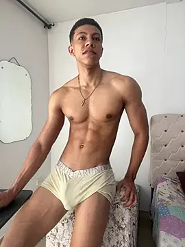Snapshot of RickyEbony chatting on June 28, 4:35 pm RickyEbony online show from June 28, 4:35 pm
