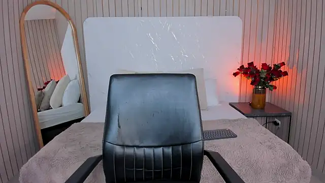 Snapshot of EmelyParker chatting on July 14, 10:27 pm EmelyParker online show from July 14, 10:27 pm