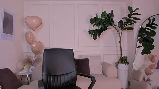 Snapshot of EmelyParker chatting on November 13, 7:51 pm EmelyParker online show from November 13, 7:51 pm