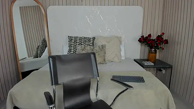 EmelyParker online show from March 20, 3:40 am