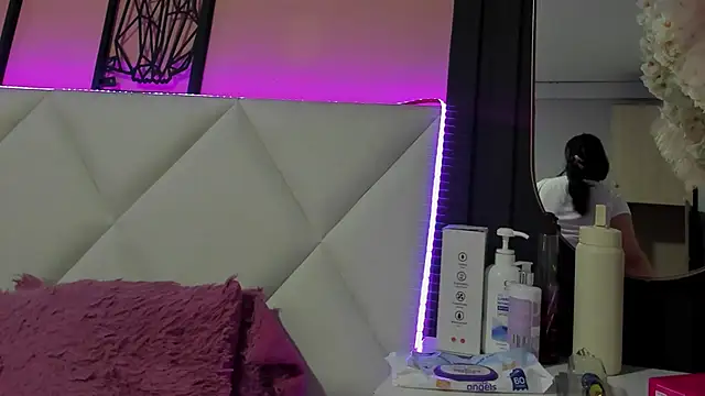 veronica hill  online show from November 11, 3:01 am