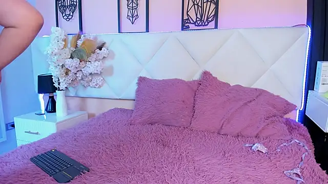 veronica hill  online show from October 14, 3:29 am