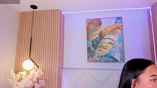 veronica hill  online show from April 17, 3:09 am