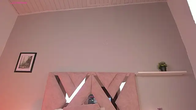 victoria becker  online show from February 2, 12:15 pm