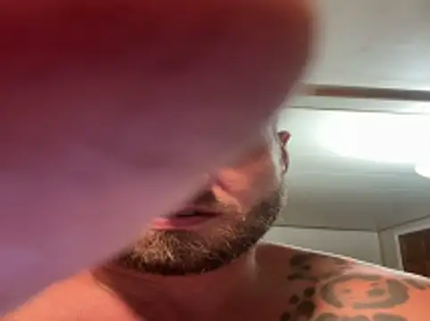 Snapshot of Htownswngn9 chatting on November 16, 4:28 am Htownswngn9 online show from November 16, 4:28 am