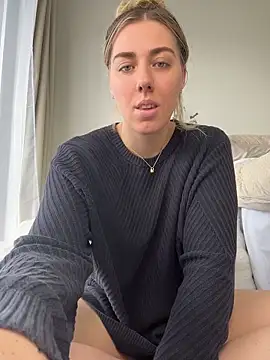 louiseberkeley online show from May 12, 11:44 pm
