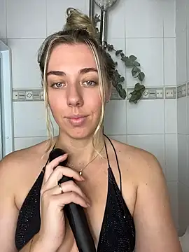 louiseberkeley online show from May 16, 5:50 am