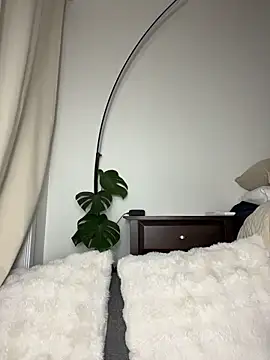 louiseberkeley online show from May 29, 10:43 am