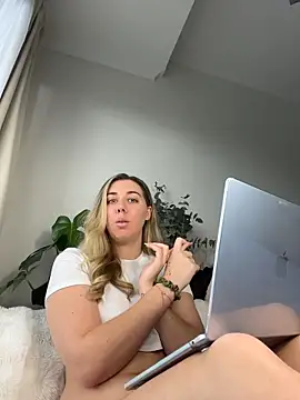 louiseberkeley online show from May 12, 1:46 am