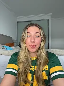 Snapshot of louiseberkeley chatting on July 19, 1:47 am louiseberkeley online show from July 19, 1:47 am