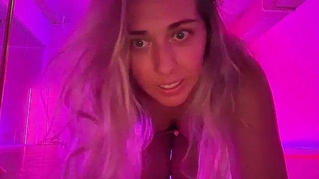 louiseberkeley online show from January 15, 4:16 am