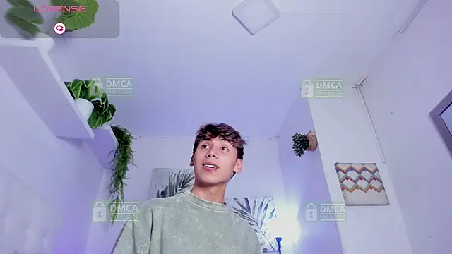 Twinkie Hung online show from November 19, 9:26 pm