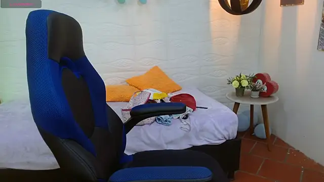 karlarousex online show from October 17, 2:59 am