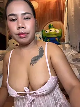 Snapshot of Kath_C chatting on June 10, 6:03 am Kath C online show from June 10, 6:03 am