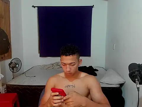 Snapshot of JuanchiT66 chatting on October 24, 4:00 am JuanchiT66 online show from October 24, 4:00 am