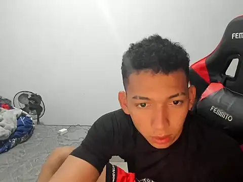 Snapshot of JuanchiT66 chatting on November 26, 4:34 am JuanchiT66 online show from November 26, 4:34 am