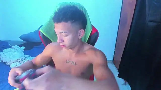 JuanchiT66 online show from April 5, 11:00 pm