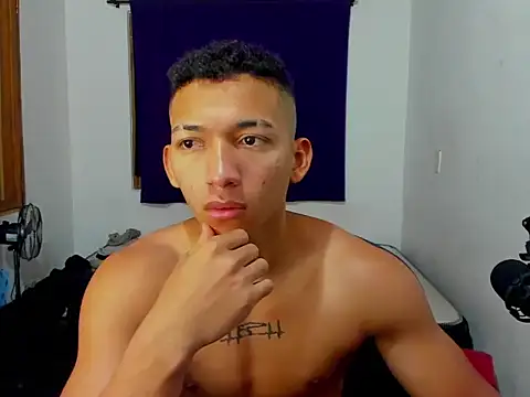 Snapshot of JuanchiT66 chatting on October 12, 7:54 am JuanchiT66 online show from October 12, 7:54 am