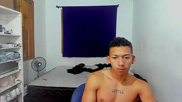 Snapshot of JuanchiT66 chatting on October 8, 5:42 am JuanchiT66 online show from October 8, 5:42 am